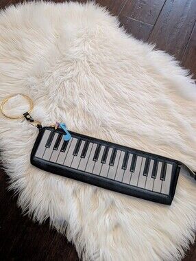 VINTAGE Y2K Parcel Keyboard Piano Music Purse Bag! RARE! Clutch Wristlet Charms